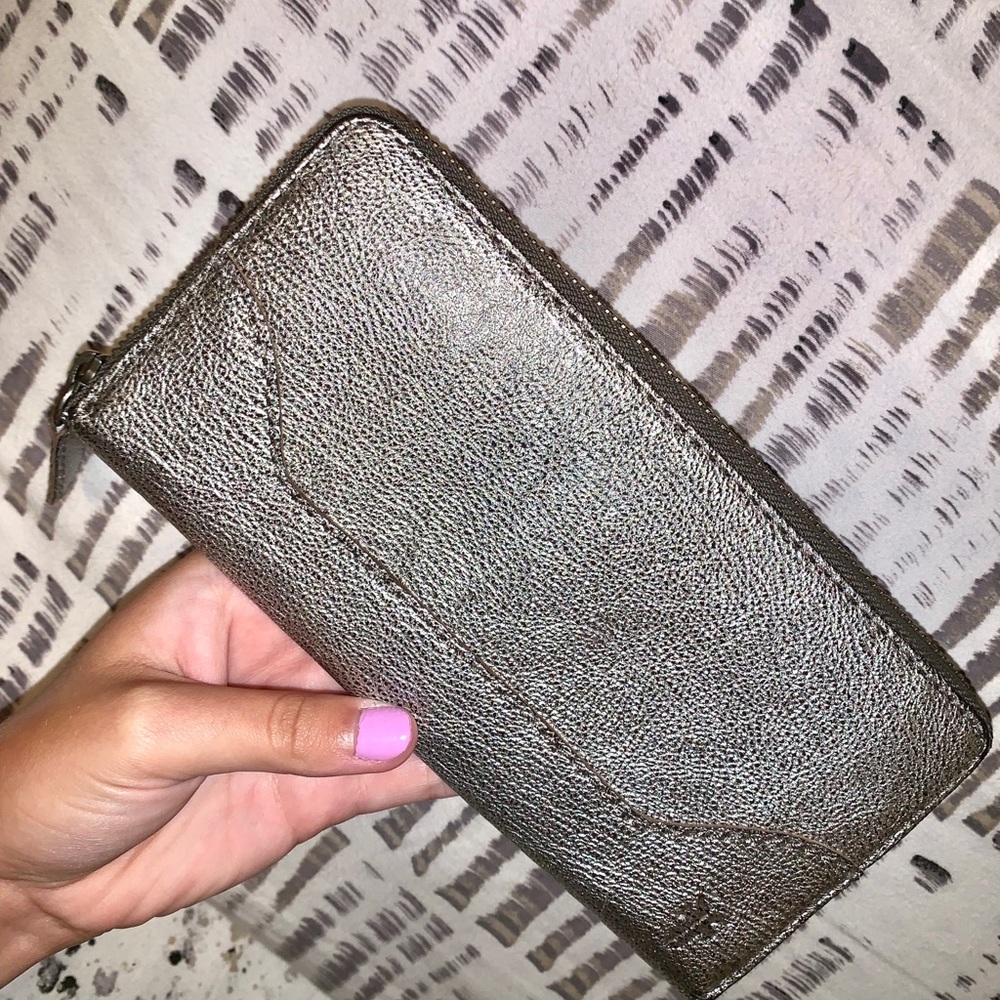 Frye wallet